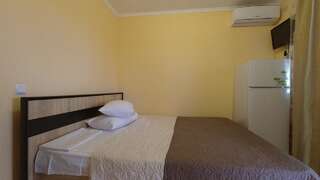 Курортные отели Азовский кош Счастливцево Двухместный номер с 1 кроватью или 2 отдельными кроватями - Подходит для гостей с ограниченными физическими возможностями-1